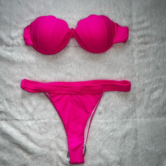 Brand New Hot Pink Shell Cup Bikini Size S - Picture 1 of 7
